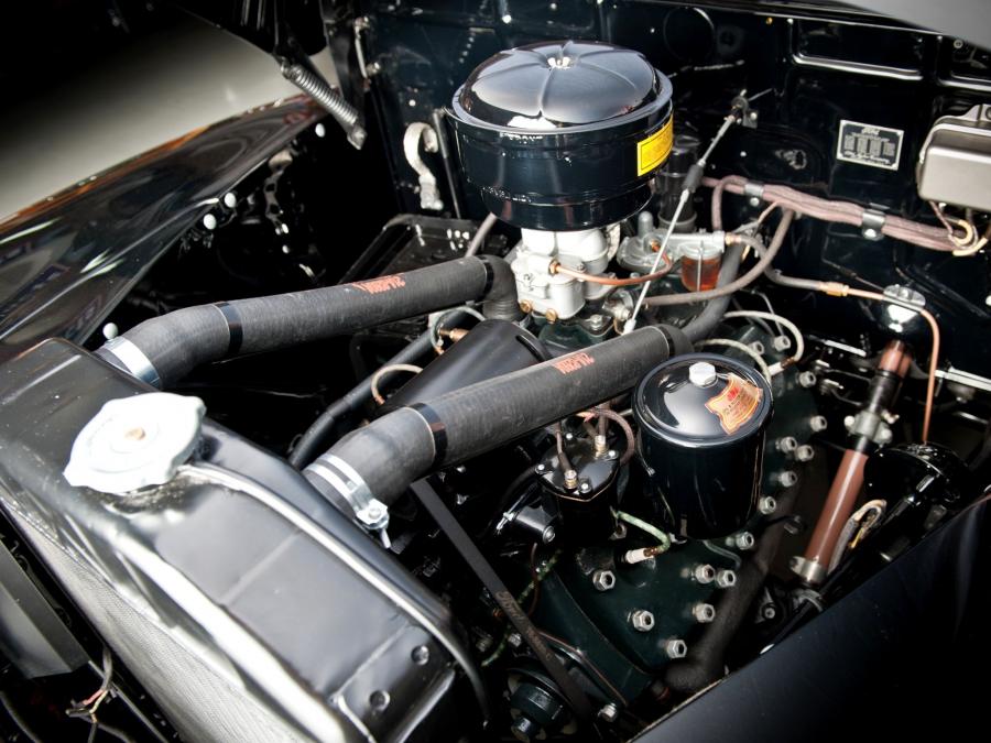  Ford V8 Super Deluxe Station Wagon 1942 года  (фото 23 из 27)
